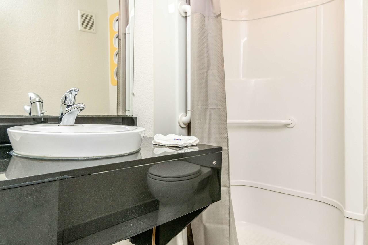 Motel 6 Fort Worth North Haltom City Ngoại thất bức ảnh