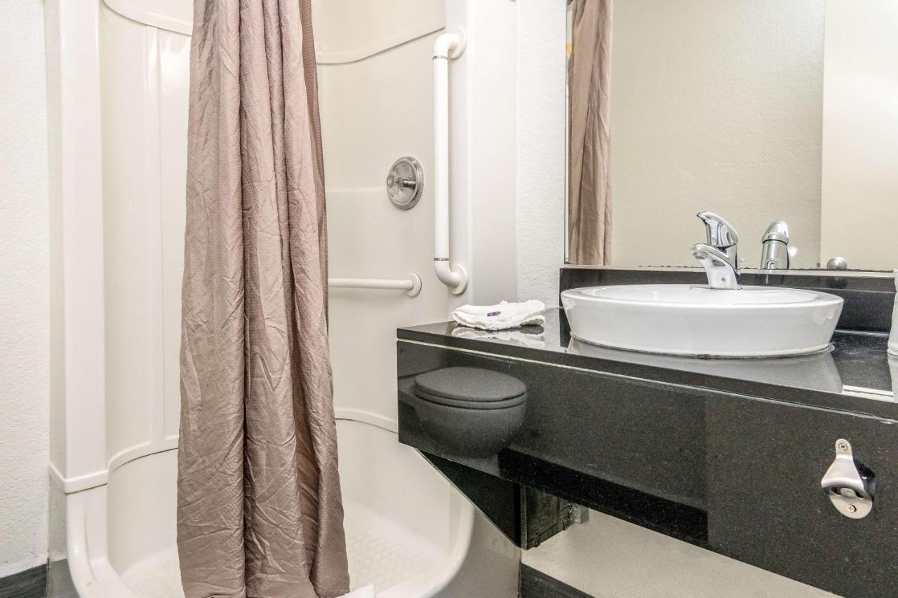 Motel 6 Fort Worth North Haltom City Ngoại thất bức ảnh